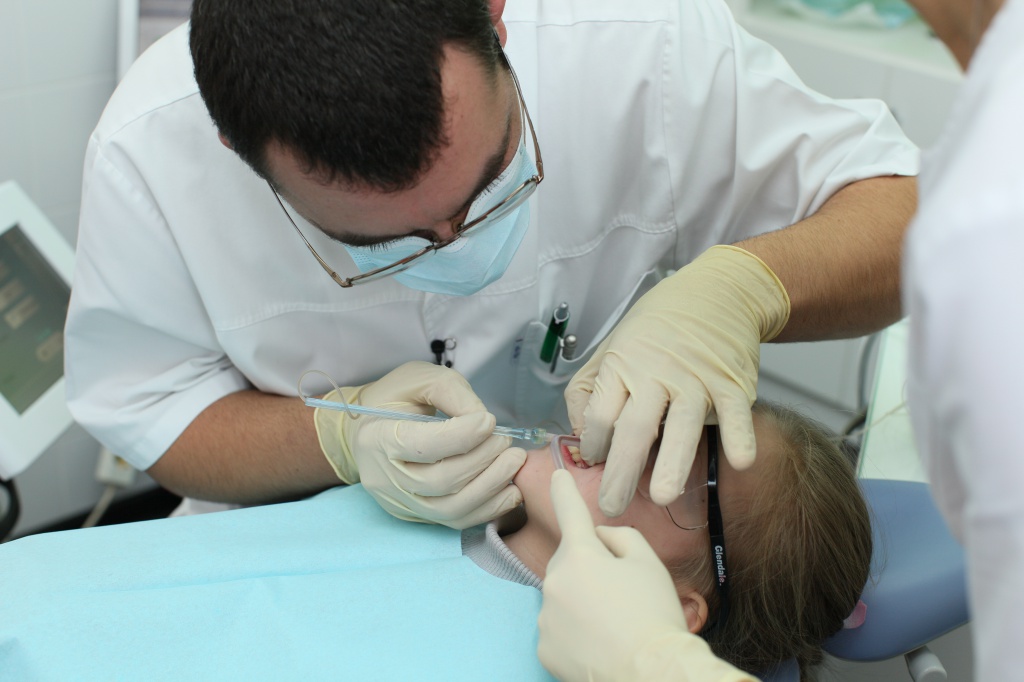 Проведение пластики уздечки языка в сети клиник Medlaif
